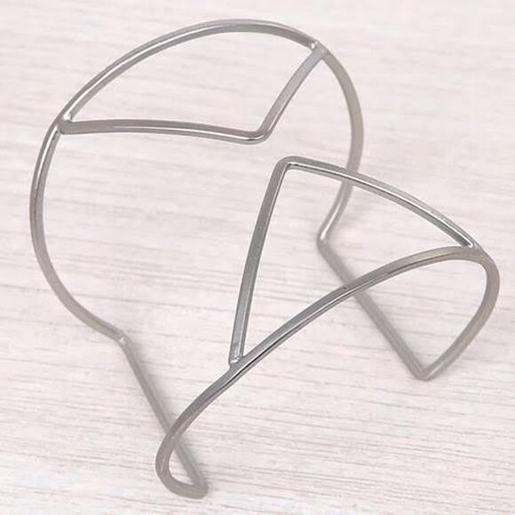 Elly Preston Arrow Cuff Bracelet - Picture 1 of 1